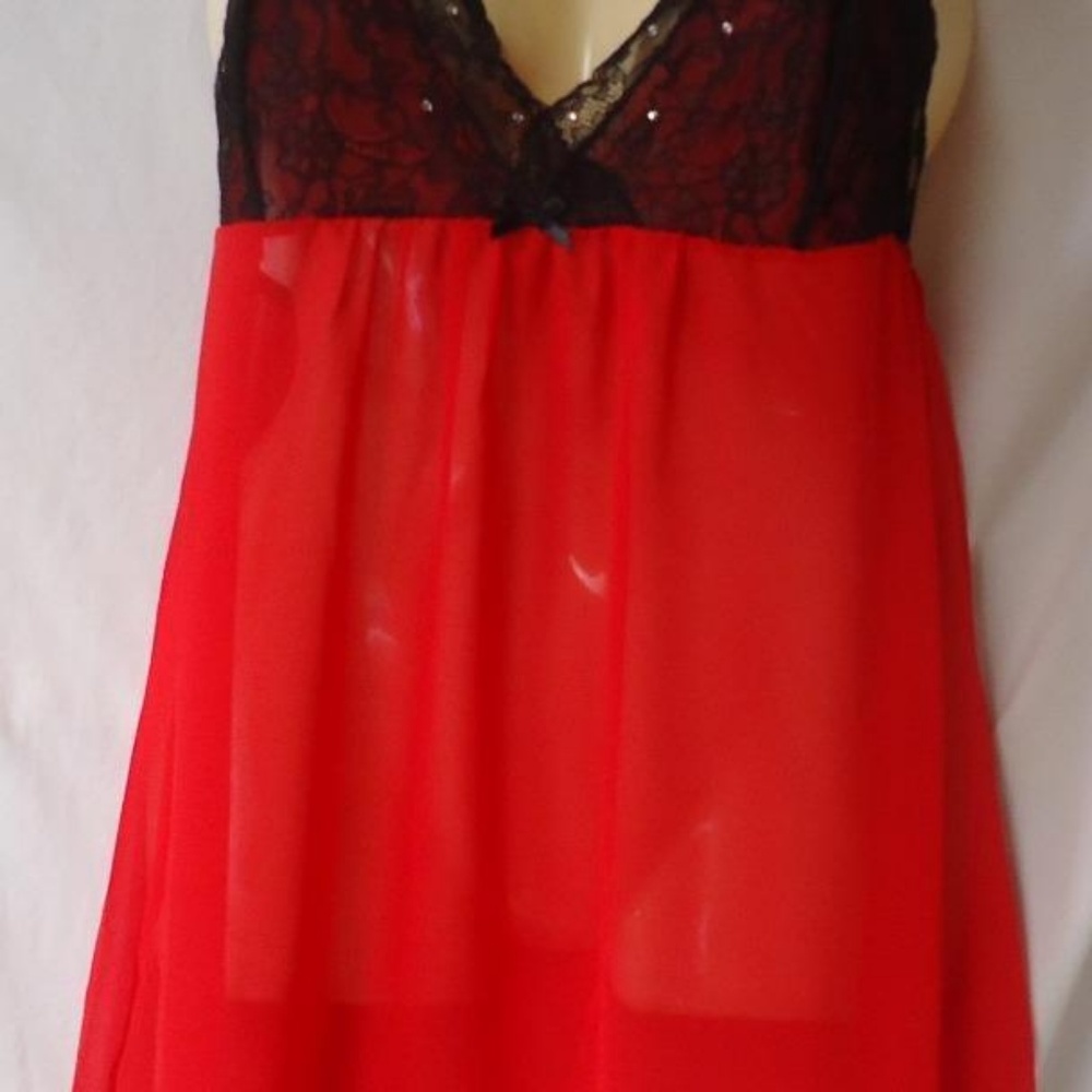 Women's NWOT Red Chemise Size Medium